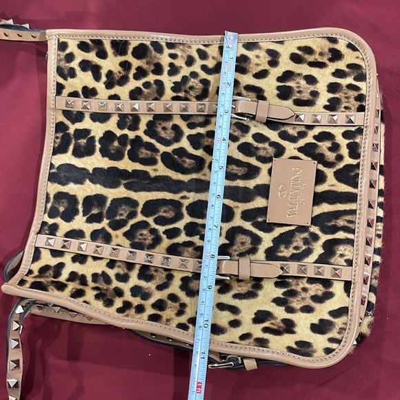 Valentino rock stud in leopard print bag - Picture 6 of 7